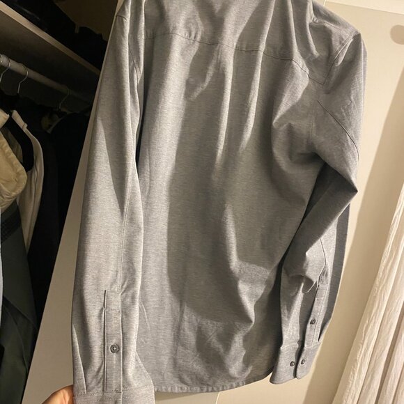 NWT KIT & ACE - NEW WITH TAGS - CITY TECH COMMUTER SHIRT STANDARD FIT GREY CHAMB - Picture 5 of 5